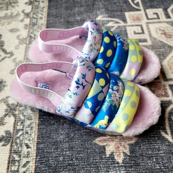 UGG Puff Yeah Floral Multi Slippers Pink Blue Flowers - Picture 1 of 9